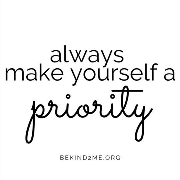 Meet your Poshmark Team: R & H Threads - Picture 4 of 5